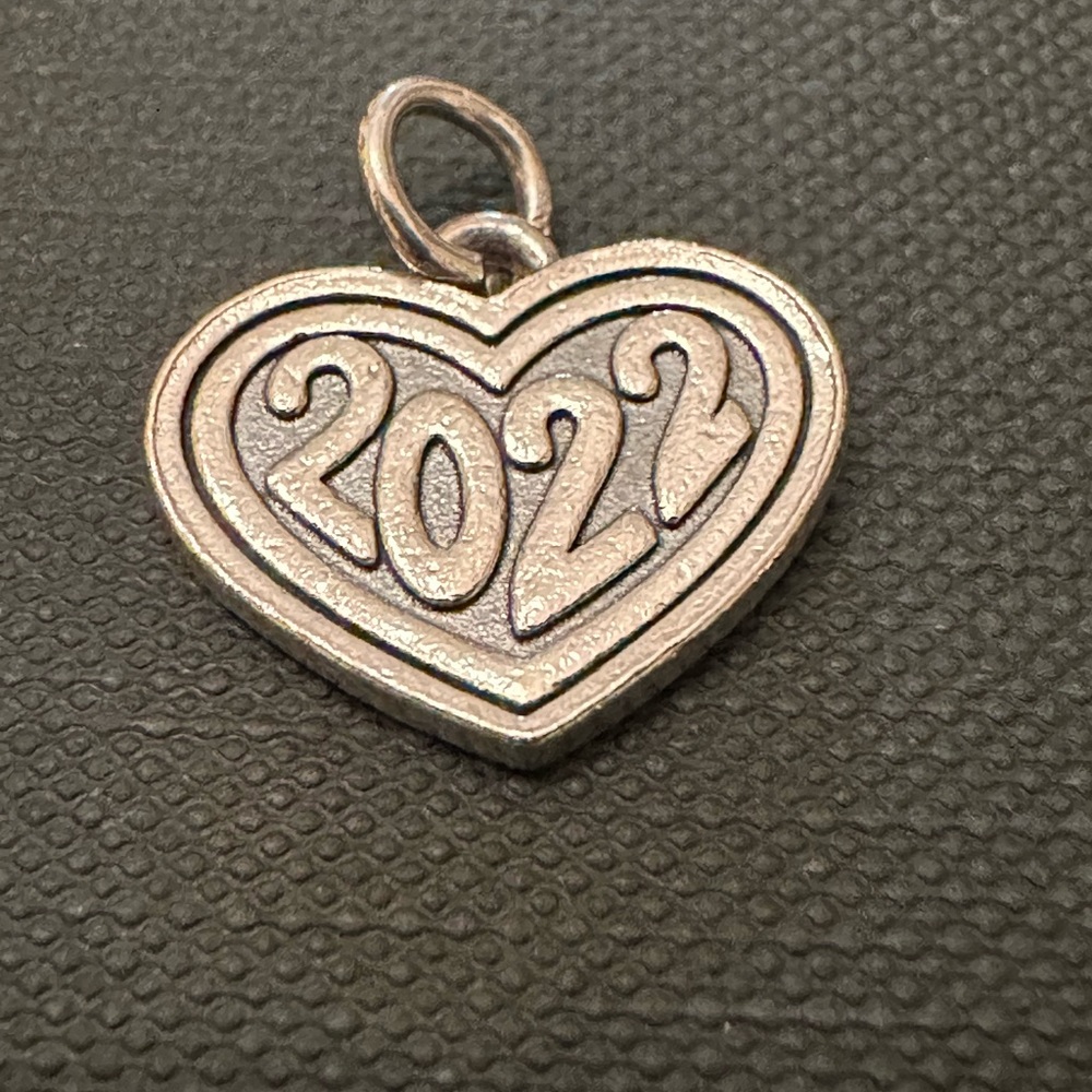 ❌SOLD❌ James Avery Year 2022 Heart Charm 925 Sterling Silver Retired (cut loop)